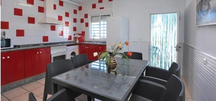 Casa Enrique Holiday home *